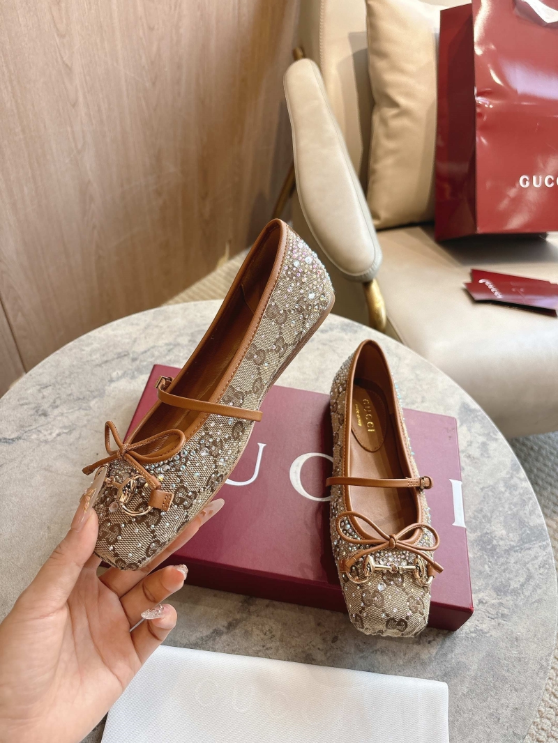 Gvc*1 flat shoes